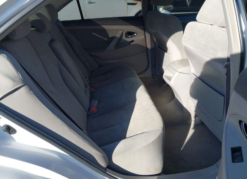 Photo 8 of 2009 Toyota Camry LE (VIN 4T4BE46K39R077947)