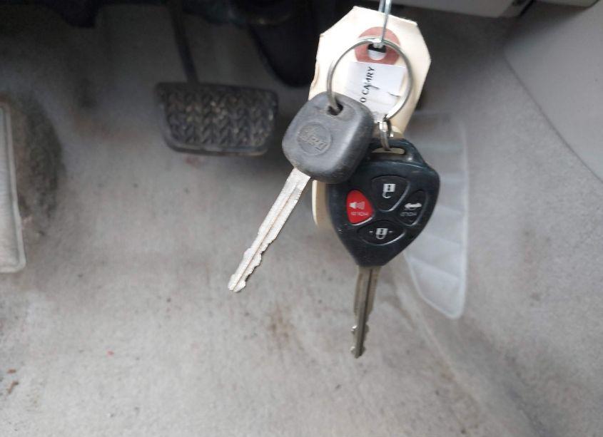 Photo 11 of 2009 Toyota Camry LE (VIN 4T4BE46K39R082002)