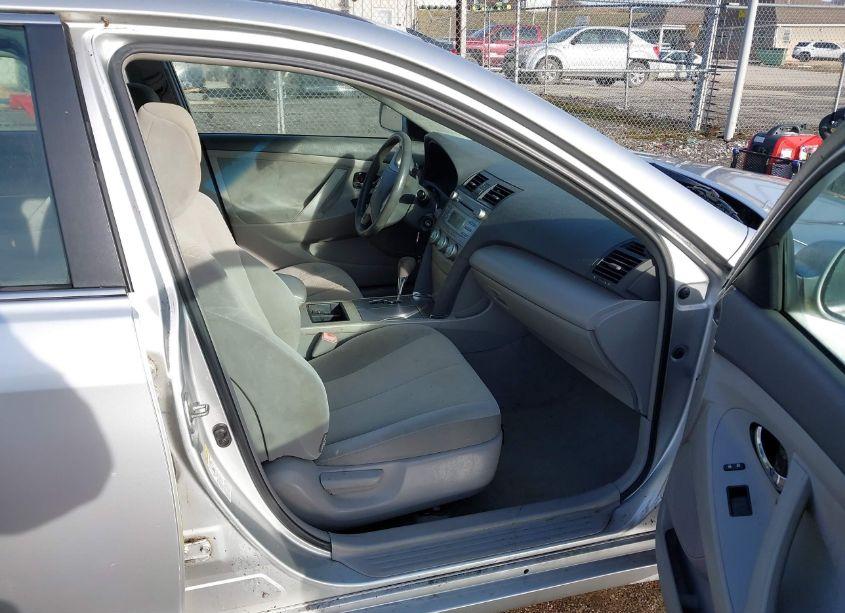 Photo 5 of 2009 Toyota Camry LE (VIN 4T4BE46K39R101132)