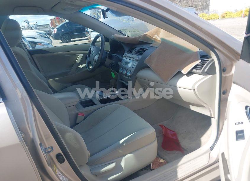 Photo 5 of 2009 Toyota Camry LE (VIN 4T4BE46K39R102670)