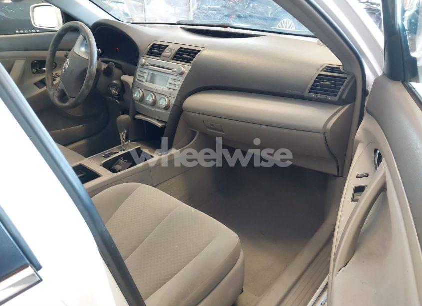 Photo 5 of 2009 Toyota Camry LE (VIN 4T4BE46K49R059098)