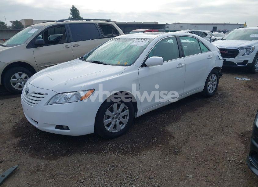 Photo 2 of 2009 Toyota Camry XLE (VIN 4T4BE46K49R101172)