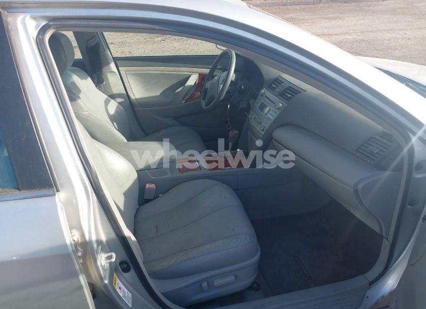 Photo 5 of 2009 Toyota Camry XLE (VIN 4T4BE46K49R124015)