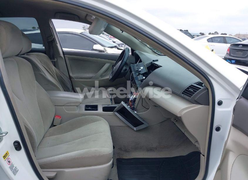 Photo 5 of 2009 Toyota Camry LE (VIN 4T4BE46K59R063502)