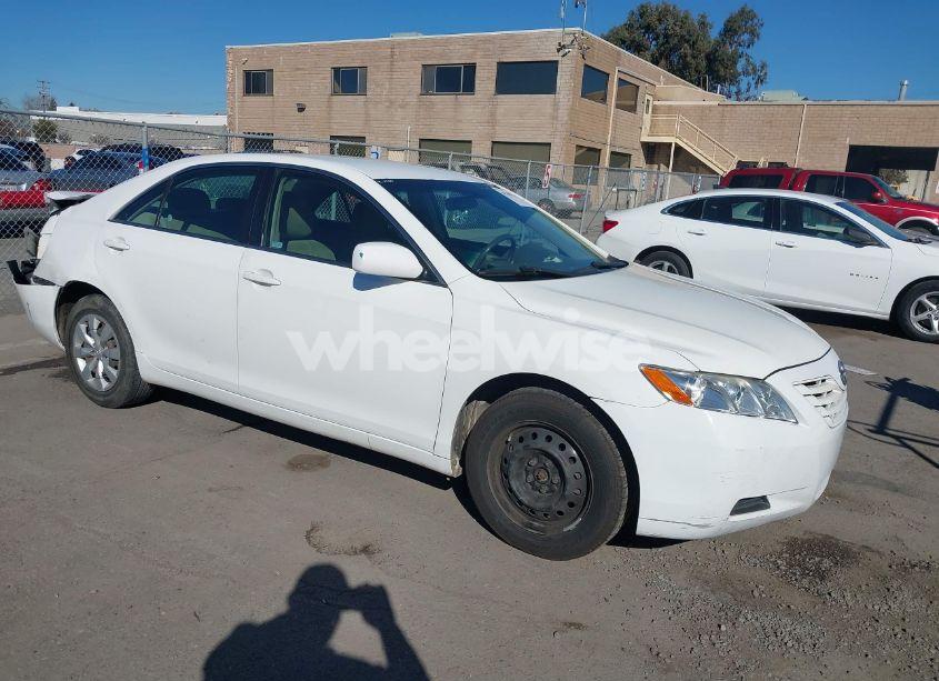 2008 Toyota Camry LE (VIN 4T4BE46K68R042012) main photo