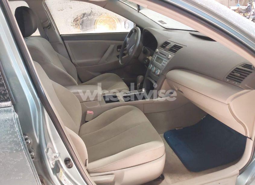 Photo 5 of 2009 Toyota Camry LE (VIN 4T4BE46K69R102064)