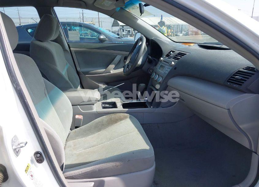 Photo 5 of 2009 Toyota Camry LE (VIN 4T4BE46K69R109211)