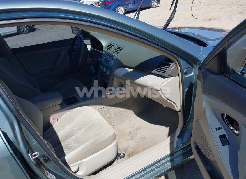 Photo 5 of 2009 Toyota Camry LE (VIN 4T4BE46K79R055997)