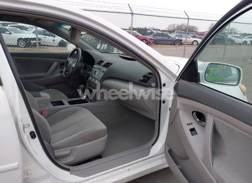 Photo 5 of 2009 Toyota Camry LE (VIN 4T4BE46K79R073464)