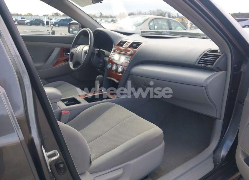 Photo 5 of 2009 Toyota Camry LE (VIN 4T4BE46K79R075179)