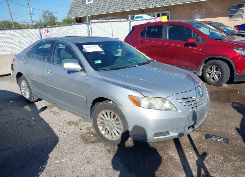 2007 Toyota Camry LE (VIN 4T4BE46K97R005230) main photo
