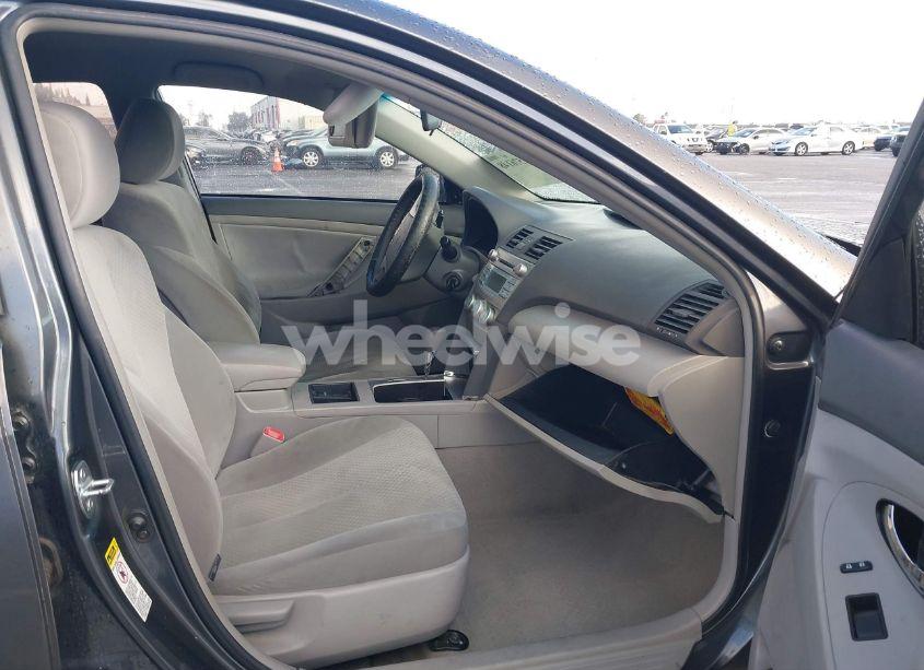 Photo 5 of 2009 Toyota Camry LE (VIN 4T4BE46K99R105881)