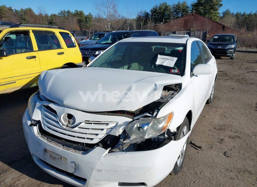 Photo 2 of 2008 Toyota Camry LE (VIN 4T4BE46KX8R025830)