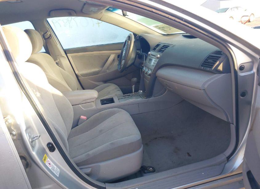 Photo 5 of 2009 Toyota Camry LE (VIN 4T4BE46KX9R087410)