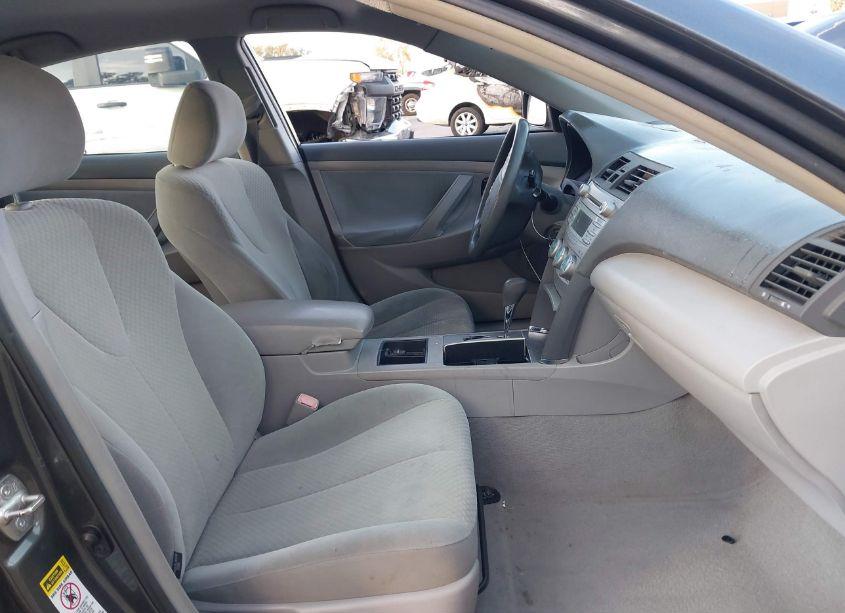 Photo 5 of 2009 Toyota Camry LE (VIN 4T4BE46KX9R107834)