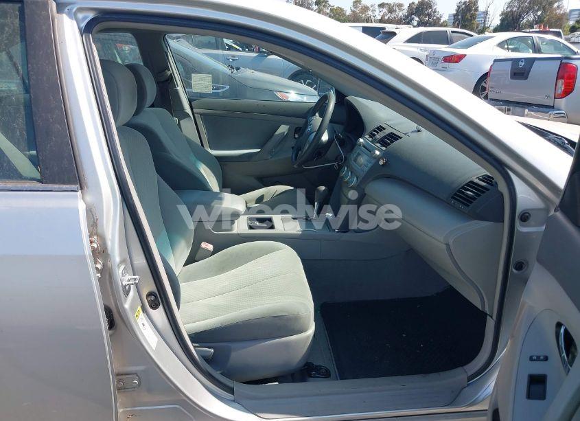 Photo 5 of 2009 Toyota Camry LE (VIN 4T4BE46KX9R110488)