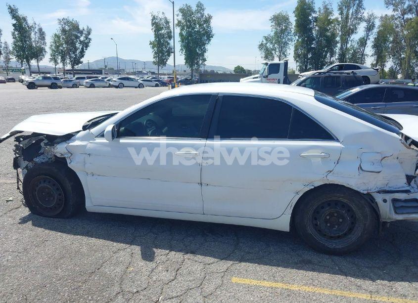 Photo 19 of 2009 Toyota Camry LE (VIN 4T4BE46KX9R117215)