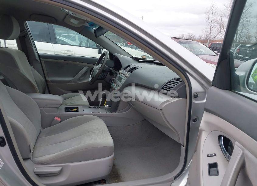 Photo 5 of 2009 Toyota Camry LE (VIN 4T4BE46KX9R122012)