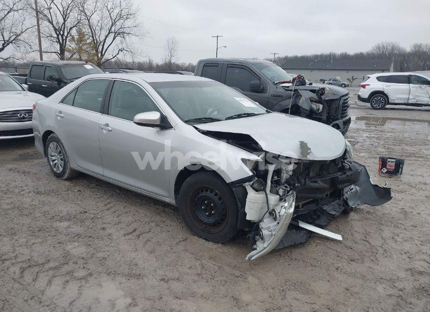 2012 Toyota Camry LE (VIN 4T4BF1FK0CR175711) main photo