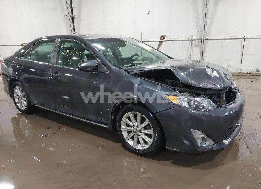2012 Toyota Camry XLE (VIN 4T4BF1FK0CR181539) main photo