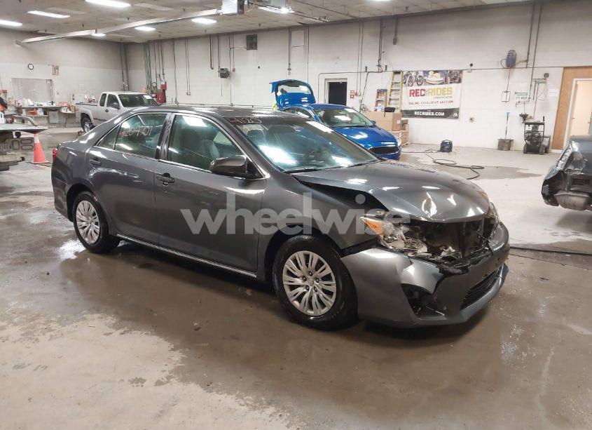 2012 Toyota Camry LE (VIN 4T4BF1FK0CR235860) main photo