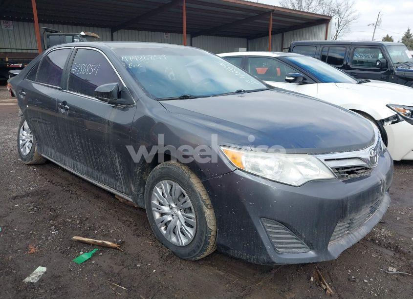 2012 Toyota Camry LE (VIN 4T4BF1FK0CR246695) main photo