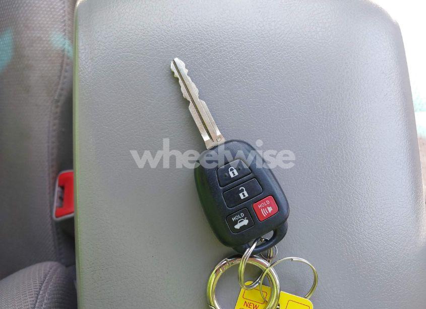 Photo 11 of 2013 Toyota Camry LE (VIN 4T4BF1FK0DR305908)