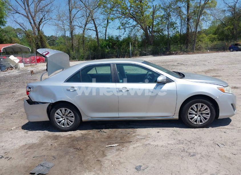 Photo 13 of 2013 Toyota Camry LE (VIN 4T4BF1FK0DR305908)