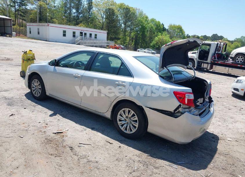 Photo 3 of 2013 Toyota Camry LE (VIN 4T4BF1FK0DR305908)