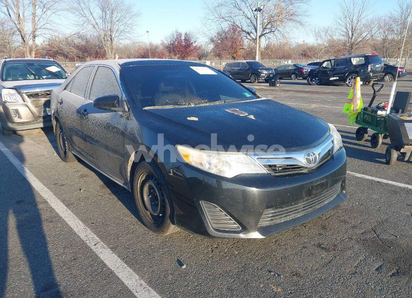 2013 Toyota Camry LE (VIN 4T4BF1FK0DR307822) main photo
