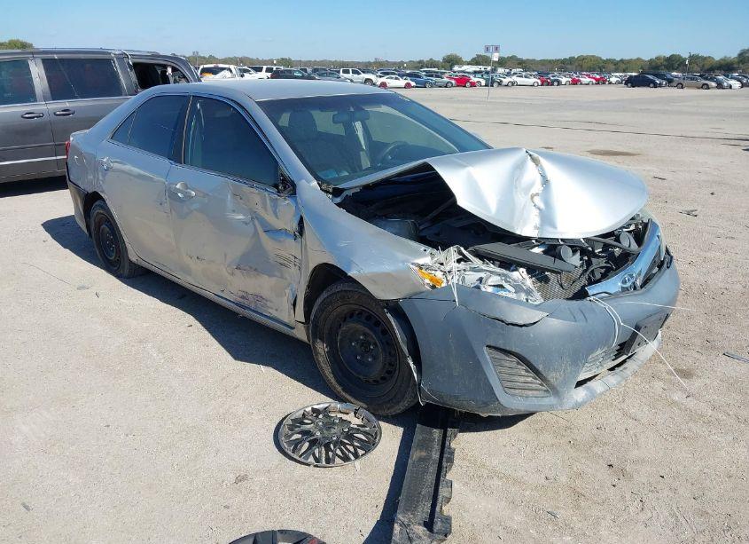 2013 Toyota Camry LE (VIN 4T4BF1FK0DR312924) main photo