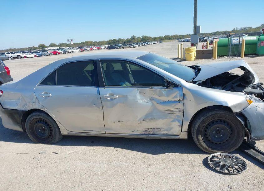 Photo 13 of 2013 Toyota Camry LE (VIN 4T4BF1FK0DR312924)