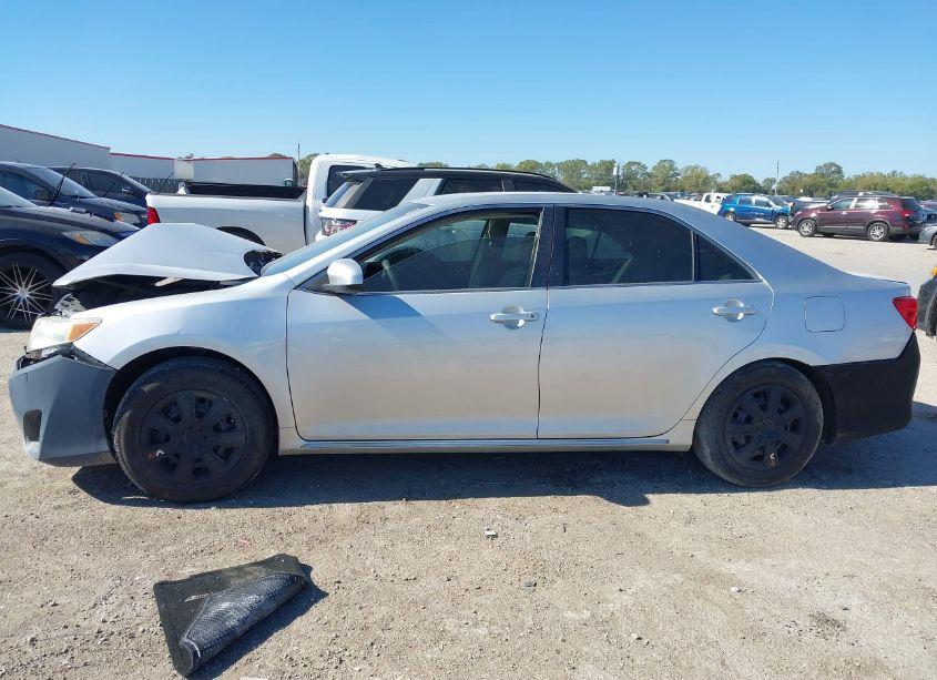 Photo 14 of 2013 Toyota Camry LE (VIN 4T4BF1FK0DR312924)