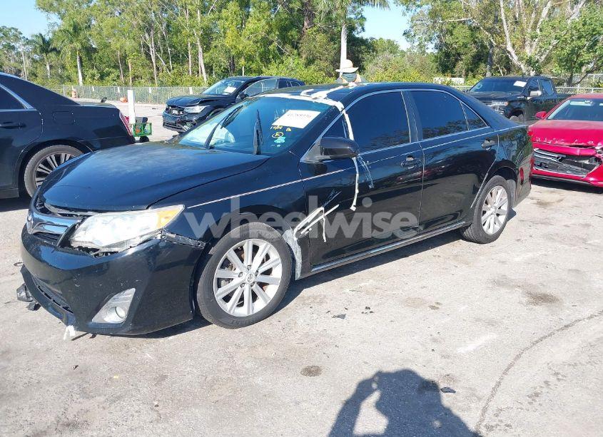 Photo 2 of 2013 Toyota Camry XLE (VIN 4T4BF1FK0DR321557)