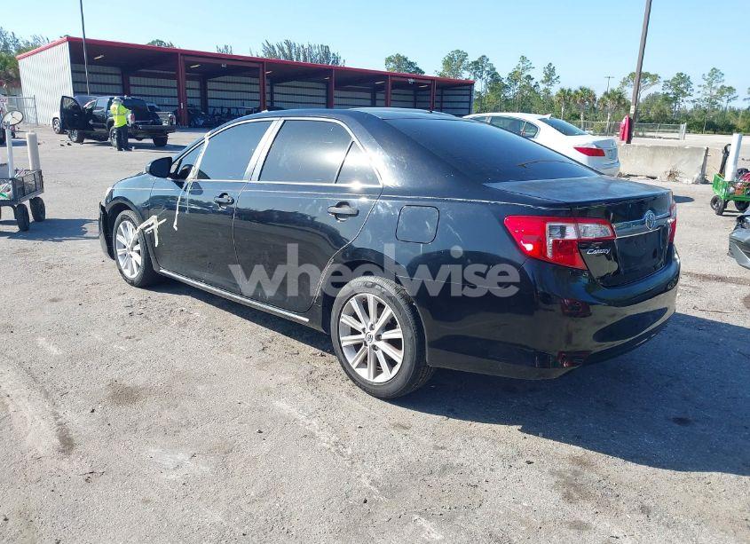 Photo 3 of 2013 Toyota Camry XLE (VIN 4T4BF1FK0DR321557)