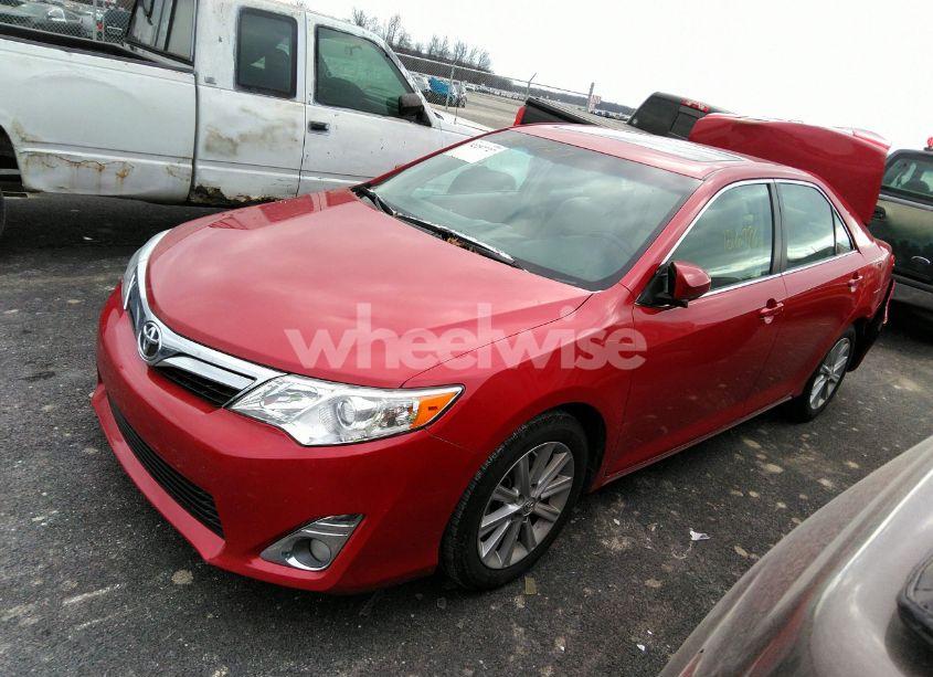 Photo 2 of 2013 Toyota Camry XLE (VIN 4T4BF1FK0DR333305)