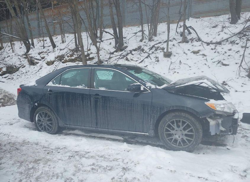 Photo 13 of 2014 Toyota Camry XLE (VIN 4T4BF1FK0ER355547)