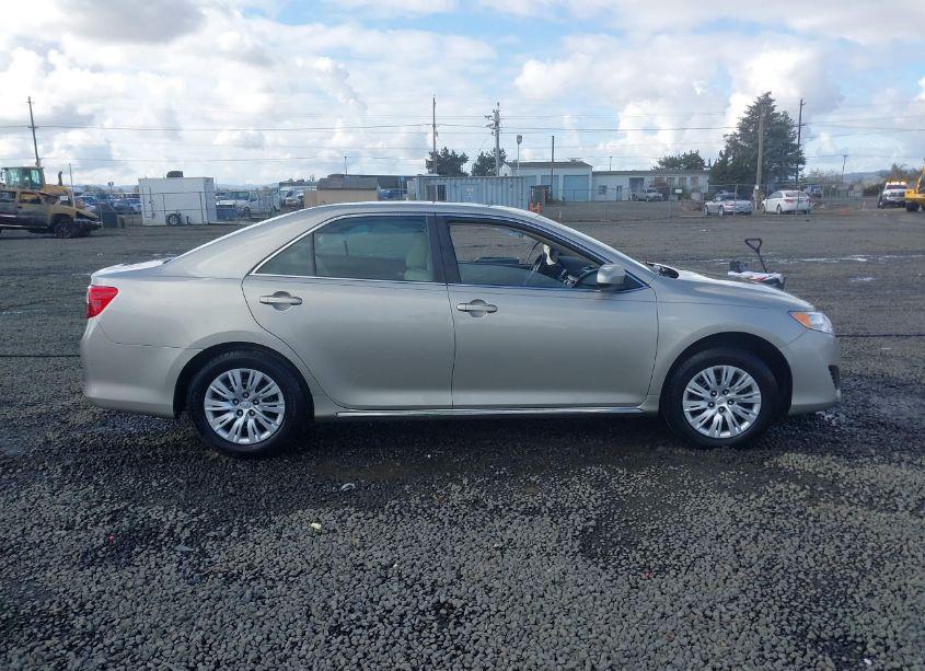 Photo 13 of 2014 Toyota Camry LE (VIN 4T4BF1FK0ER369660)