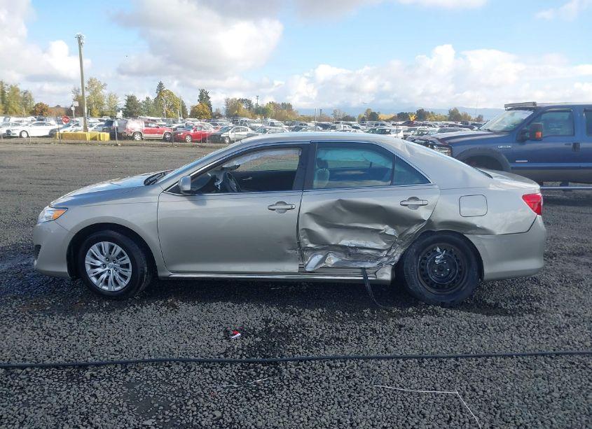 Photo 14 of 2014 Toyota Camry LE (VIN 4T4BF1FK0ER369660)