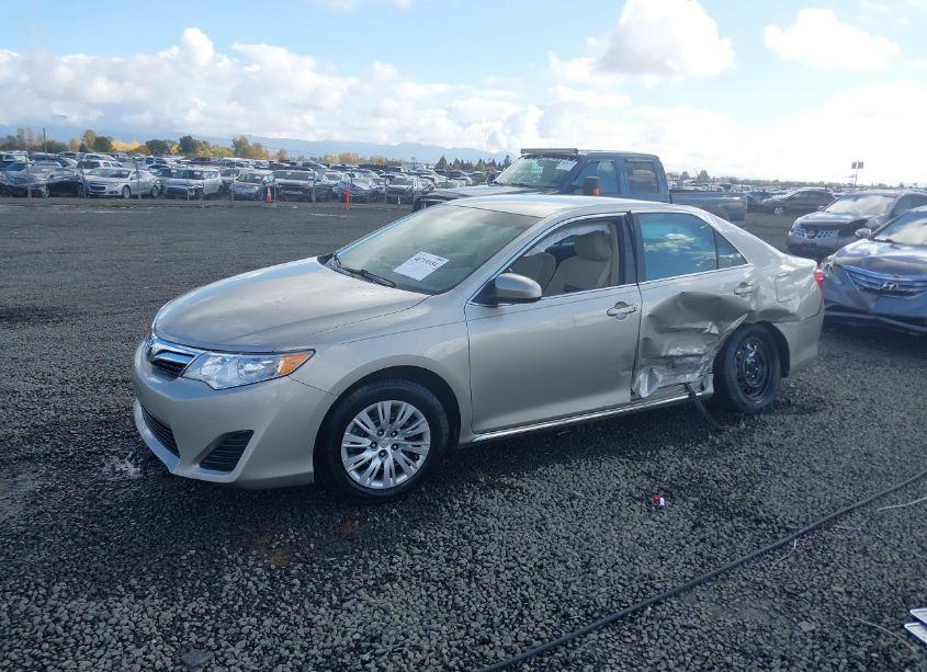 Photo 2 of 2014 Toyota Camry LE (VIN 4T4BF1FK0ER369660)