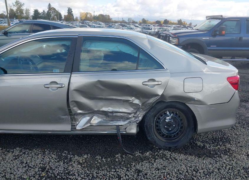 Photo 6 of 2014 Toyota Camry LE (VIN 4T4BF1FK0ER369660)