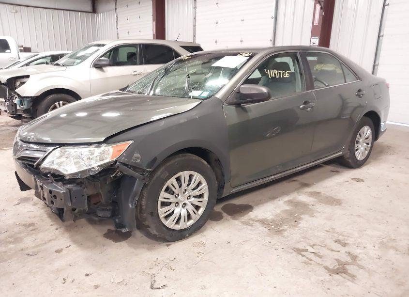 Photo 2 of 2014 Toyota Camry LE (VIN 4T4BF1FK0ER377385)