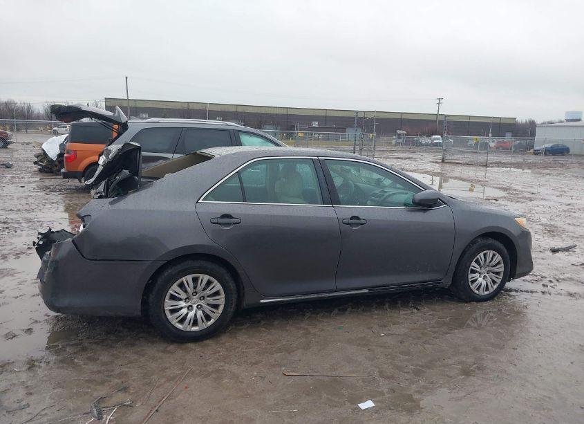 Photo 13 of 2014 Toyota Camry LE (VIN 4T4BF1FK0ER397720)