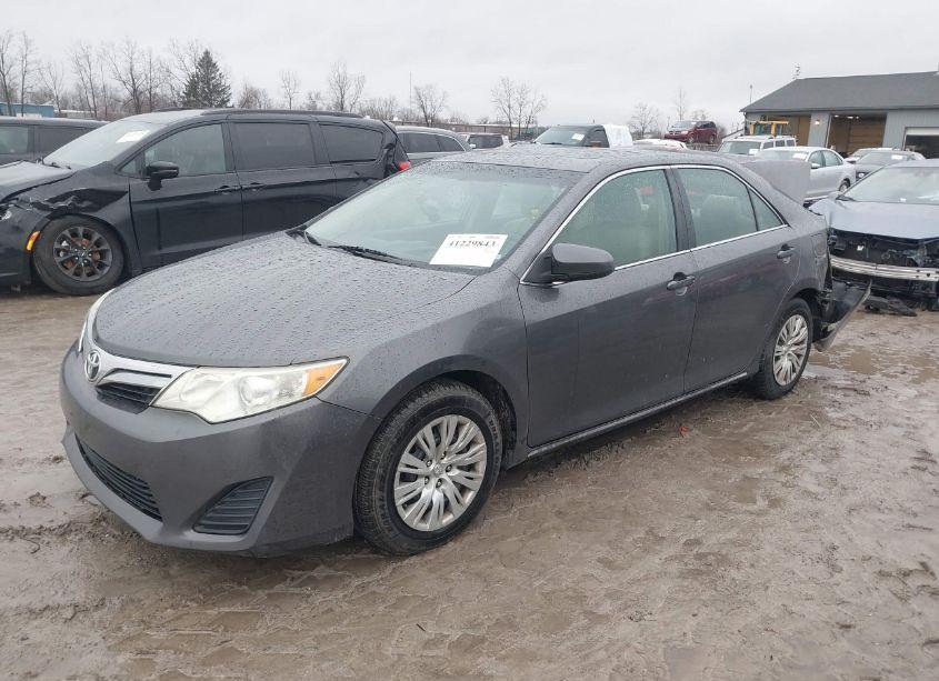 Photo 2 of 2014 Toyota Camry LE (VIN 4T4BF1FK0ER397720)