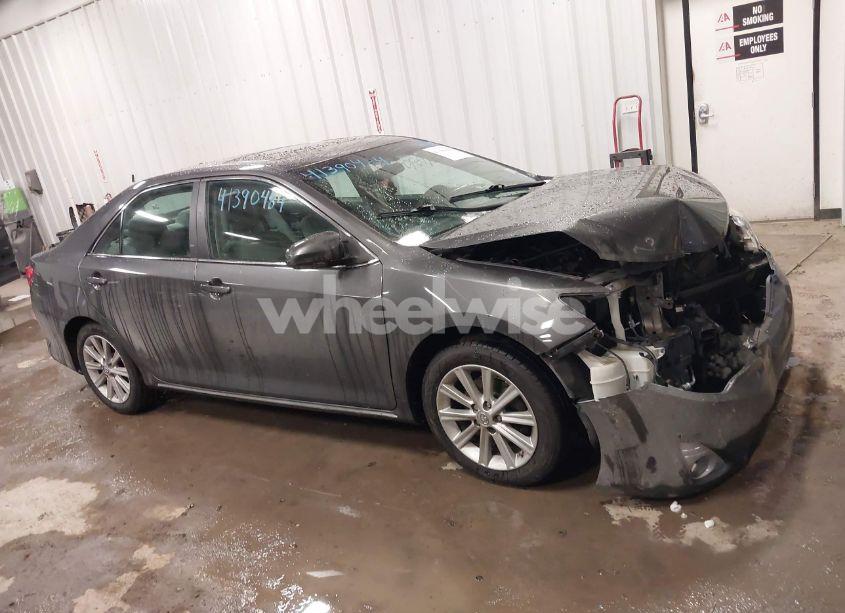 Photo 13 of 2014 Toyota Camry XLE (VIN 4T4BF1FK0ER404388)