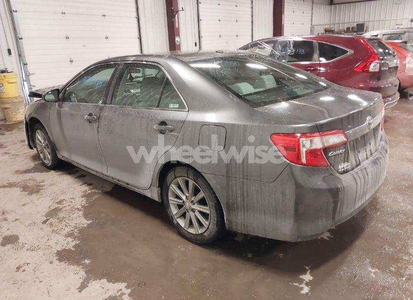 Photo 3 of 2014 Toyota Camry XLE (VIN 4T4BF1FK0ER404388)