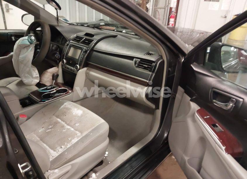 Photo 5 of 2014 Toyota Camry XLE (VIN 4T4BF1FK0ER404388)