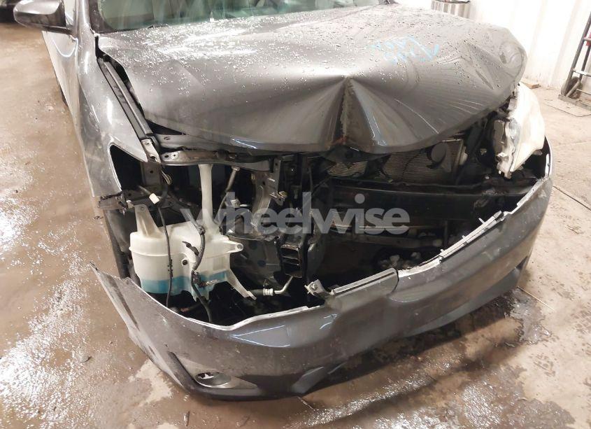 Photo 6 of 2014 Toyota Camry XLE (VIN 4T4BF1FK0ER404388)