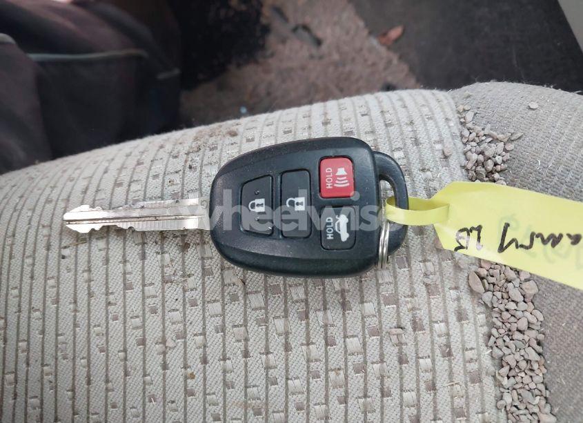 Photo 11 of 2014 Toyota Camry L/SE/LE/XLE (VIN 4T4BF1FK0ER405251)