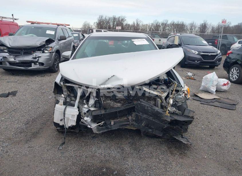 Photo 13 of 2014 Toyota Camry L/SE/LE/XLE (VIN 4T4BF1FK0ER405251)